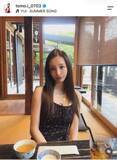 「板野友美、ミニスカ制服姿で「高校生に仲間入りしちゃった」かわいさ限界突破　「なんで歳取らないの」」の画像1