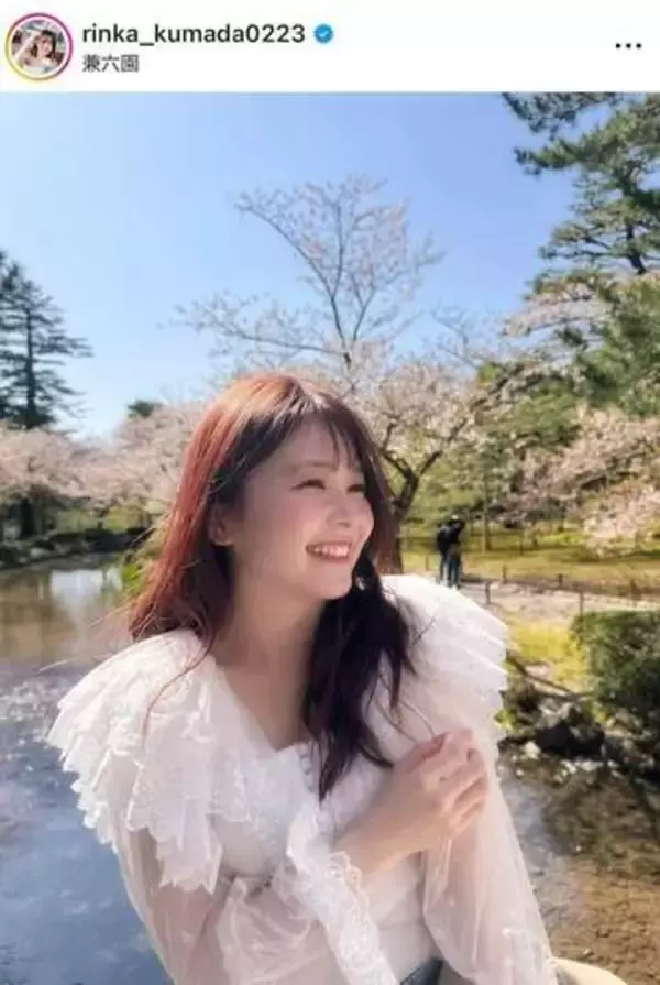 久間田琳加、ミニ丈ショーパンに黒いヒールで...脚クロスさせてポージング　「可愛い！！」衝撃の神スタイル