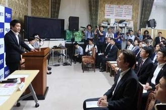 新旧代表が声詰まらせ...「1人しんがり」中道はどこへ行く　小川淳也氏「身体反応」、渡辺創氏も胸いっぱい