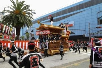 猪瀬直樹氏、危険伴う祭りに「ある意味で健全」　だんじり事故めぐり持論