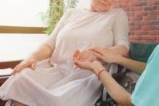 自分たちの老後資金を作れなくなってしまう」　親を高齢者施設に...子が費用負担するとだんだん増えていく