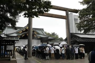 橋下徹氏、靖国参拝めぐり岩田温氏と応酬　「とにかく総理と陛下に」政治的分祠を主張