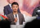 「ボクシング中谷潤人、美女プロゴルファーとの結婚報告　腕からませ見つめ合うステキ2ショットを添えて」の画像1