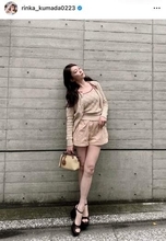 久間田琳加、深めスリット入り黒ワンピで神スタイル炸裂　「うっとり」「相変わらずお美しい」「全部が綺麗」