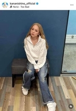 西野カナ、デニムのミニスカ×ミニ丈ツアーTシャツ姿で「激カワ」...へそピもキラリ　「可愛すぎ」「スタイル抜群」