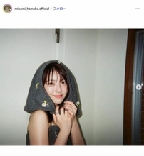 「別人みたいになってない？」浜辺美波（25）の姿に心配の声　「痩せました？」「心配になります」