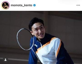 バドミントン桃田賢斗、「格別の美しさ」純白ウェディングドレス姿の妻と2ショ　結婚式で「涙が止まりませんでした」