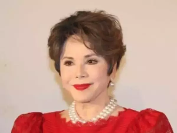 デヴィ夫人、14年生きた「マイファミリー」愛犬と死別　「後悔の念で心痛んで...」延命措置に思い