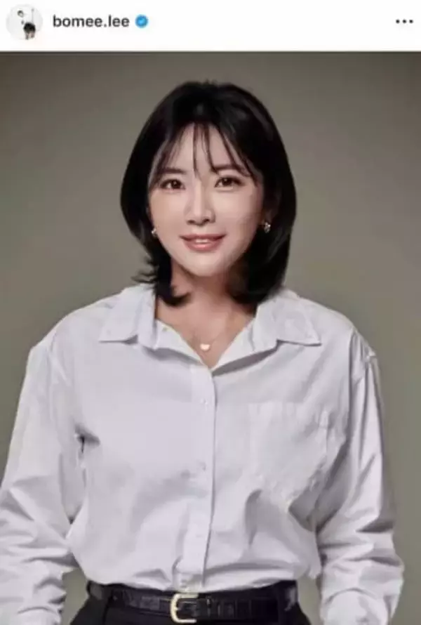 女子ゴルフのイ・ボミ、さわやか白ミニスカなびかせ...豪快ショット炸裂　美しいオーシャンビューのコースで