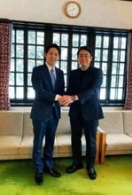 登山家・野口健さん、「釧路のメガソーラー」めぐり鈴木直道知事と意見交換　「踏み込んだやり取り」も