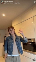 葉月里緒奈、シンプル白タンクトップ姿も色気ダダ漏れ　愛猫だっこしてステキ限界突破...「すごく可愛い～」