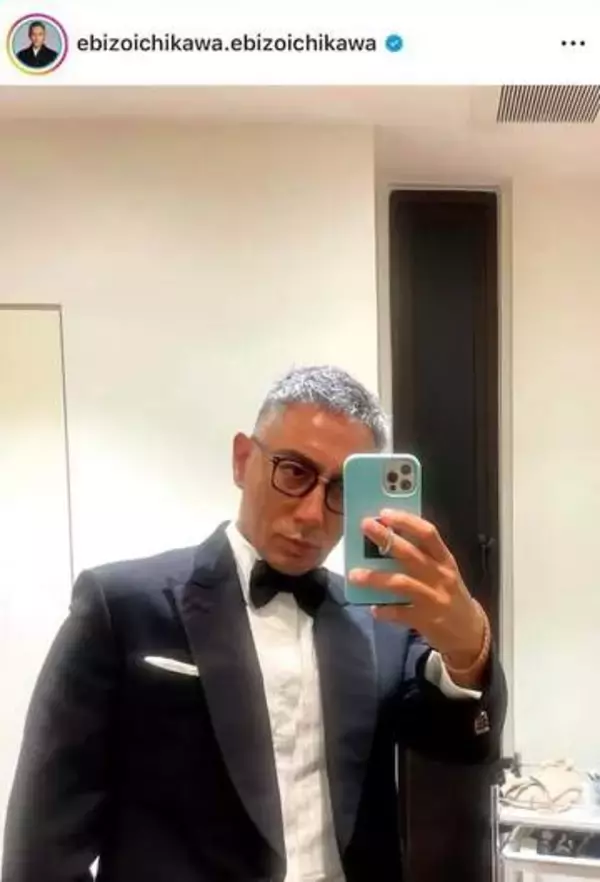 「一瞬麻央さんに」「ママに似て綺麗」...市川團十郎、大人っぽくなった14歳長女とディズニーワールド楽しむ