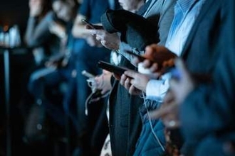 首相周辺の中傷動画疑惑　背景にネットの影響力...「エンタメを超えて情報源の地位を確立したのが大きい」識者が指摘