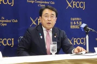 「私はまだ何も言ってません」高市首相が赤沢経産相の言葉にこう答えた意味　二人の距離感を示す1枚の写真