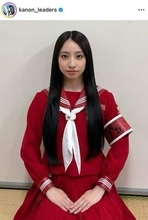 新しい学校のリーダーズ・KANON、膝上ミニ丈ワンピ＆髪をアップに...いつもと雰囲気変わって　「めっちゃ可愛い」
