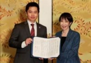 維新「身を切る改革」どころか所属議員が「国保逃れ」　秘書給与800万円詐取、政治資金でキャバクラとカネまみれ