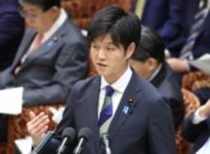 「コメ以外の食料品も買える」鈴木農水相がまだ「おこめ券」にこだわる謎　全国の自治体がそっぽ向いても