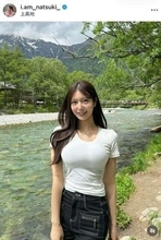「令和の峰不二子」阿部なつき、ブルーの花柄ワンピで色気ダダ漏れ　「可愛いすぎる！」「キレイですね～」