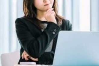 退職の抵抗感が下がっている理由　3位「無理をし続けることへのリスク」、2位「石の上にも三年の価値観が消えた」、1位は？