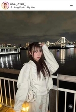 辻希美の長女・希空、ミニ丈×パーカーのコーデで「激カワ」ショット　「何枚目が好き？」カメラ目線にドキっ