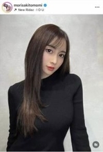 夫はプロ野球選手...森咲智美、ミニスカコーデで親子ディズニー満喫　ミニーちゃんカチューシャで「激カワ」