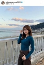 元NHK中川安奈アナ、膝上ミニ×ハイソのコーデで「えんじょいゴルフ」満喫　「ホワイトコーデ素敵」「爽やか」