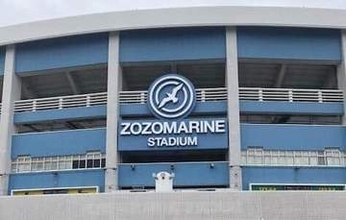 野球しながらサッカー？ロッテ「珍プレー」にSNS沸く...「普通にオフサイド」「惜しくもキーパーの正面」