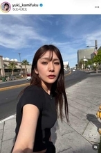 美女プロレスラー・上福ゆき、お姉さん風コーデで「激カワ」クレープ手に　リング上とのギャップにドキっ