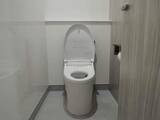 「「自分を止められなかった」男性用務員が女性職員トイレにカメラ設置　鎌倉市立小で免職、市教委は「極めて重大で悪質」」の画像1