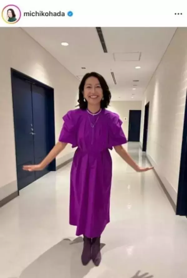 羽田美智子、変わらぬ美貌ショットにドキっ...カニを手に笑顔　剛力彩芽と旅企画でパシャリ