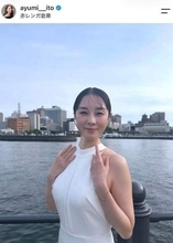 伊藤歩、深紅の装いでドレスアップ...国宝級の美貌ダダ漏れ　14歳年下イケメン俳優との結婚で話題に
