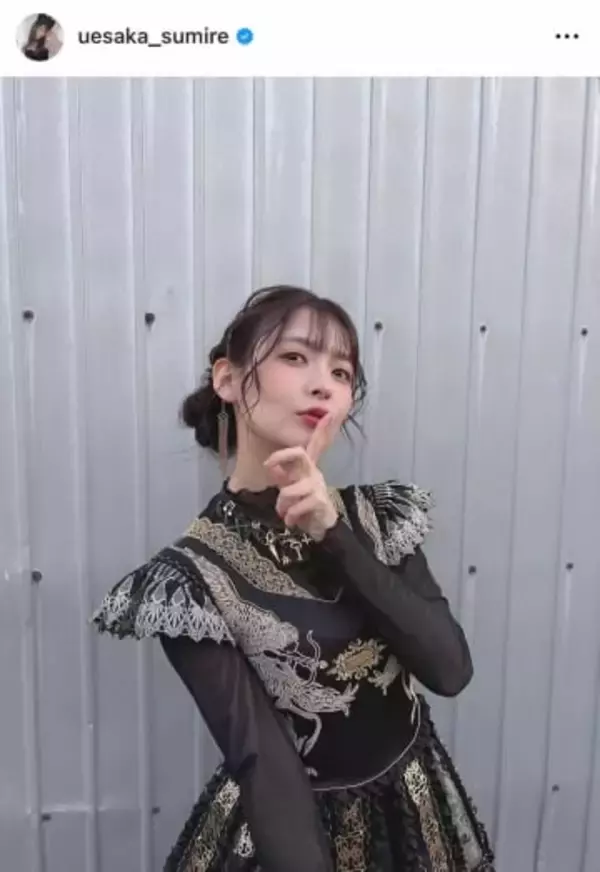 人気声優・上坂すみれ、ミニスカ×レザーセーラー服＆流し目で「激カワ」ショット　「美しすぎて眼福」