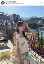 小嶋陽菜、超ミニ丈ショーパンあわせて秋コーデ　「すげーかわいい」「とてもお綺麗」神スタイル炸裂ショット