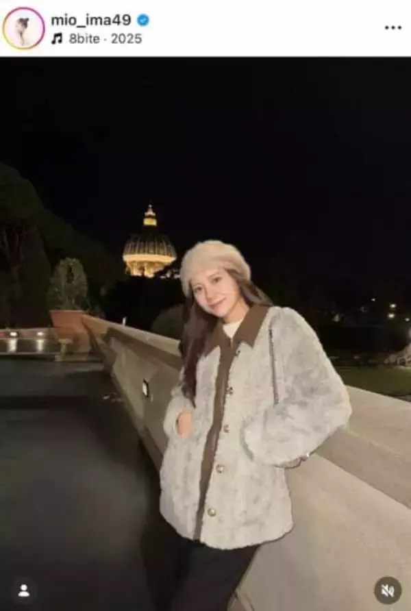 今井美桜、花柄ショーパン×ラベンダー色ニットで超キュート　「かわいさ増し増し」「何でこんなに可愛いんだ」