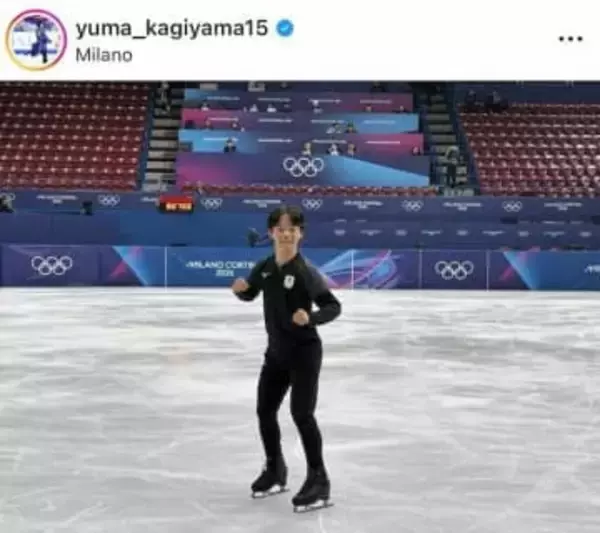 フィギュア銀・鍵山優真、コーチの元世界女王コストナー＆父と歓喜の3ショット　「最高の笑顔」話題に