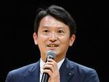 「兵庫・斎藤知事会見、頭上の「女優ライト」に記者注目...珍質問にX騒然」の画像1