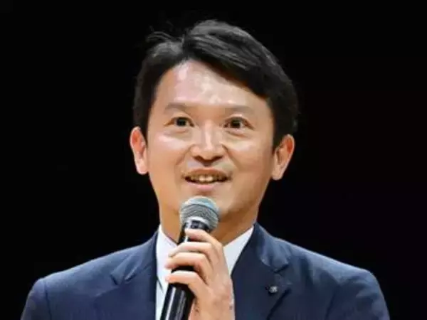 兵庫・斎藤知事会見、頭上の「女優ライト」に記者注目...珍質問にX騒然