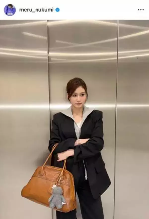 生見愛瑠、ストリートファッションも「激カワ」大絶賛...オーバーサイズTシャツで雰囲気変わって　「めっちゃ可愛い」
