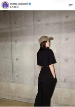 生見愛瑠、肩出しオフショル「まっくろくろすけ」コーデで色気にドキっ　「大人っぽくてすき」「可愛い～！」