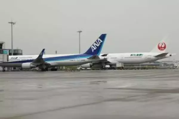 燃油サーチャージ、大手2社が引き上げ「前倒し」の緊急事態　事態長期化なら「路線の維持」危ぶまれる可能性