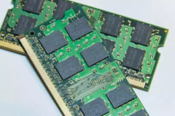 「パソコン買うなら今！」投稿でアクセス殺到　メモリ高騰が背景、メーカーはどう対応