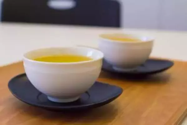 沖縄県浦添市長、市長室の来客に出すお茶を「ペットボトルに代えた」　背景説明に共感広がる