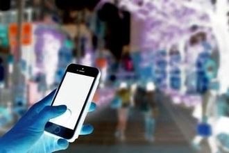 正しい情報得るには「スマホを置いて」　沖縄タイムス社説に異論続出、担当者は「偏向報道」批判に反論
