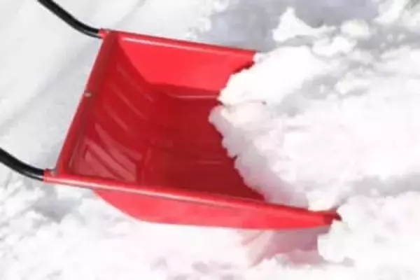 「雪を道路に出さないで！」新潟県警、Xで注意喚起　「絶妙なタイミング」とざわつく声