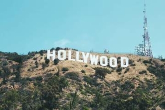 「リアルすぎるAI美女俳優」ついに映画初主演へ...世界が衝撃　ハリウッドで物議を醸すAI活用問題に新展開