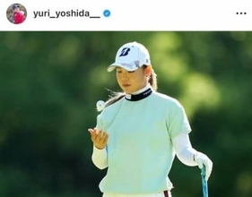 女子ゴルフの吉田優利＆澁澤莉絵留、手でハート形つくる「激カワ」プラベショット　冬コーデも超キュート