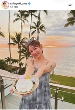 進撃のノア、ミニ丈ワンピでハンドル握る姿にドキっ　「かっこいい」「メッチャ美しい」「可愛いです！！」