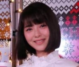 人気俳優、浜辺美波さんの理想の家族像は「読書家族」。「子どもにも本を読んでほしいなと」