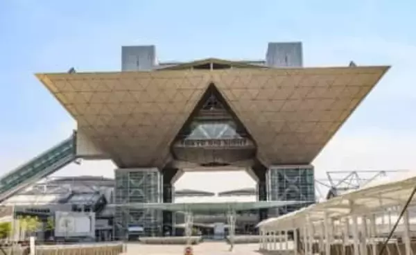 オーストリア大使館観光部、「ルールに抵触する危険性」でコミケ参加中止　納得と次年参加期待の声