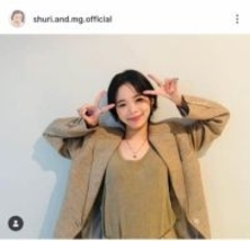 水谷豊73歳＆趣里の仲良し父娘2ショット...体寄せ合い笑顔　「素敵なパパ」「二人ともかわいい」